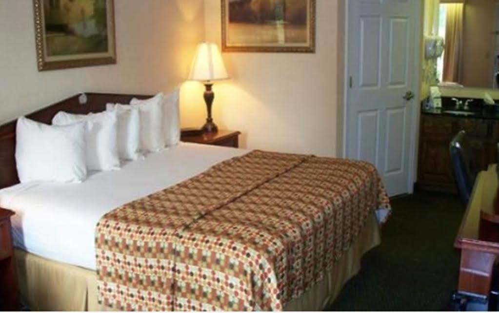 Baymont By Wyndham Eden Motel Eksteriør bilde